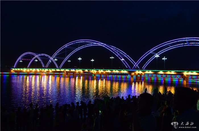 嘉峪關(guān)絢爛夜景