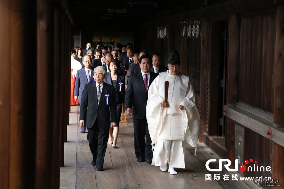 日本靖國(guó)神社秋季例行大祭 多名議員集體參拜