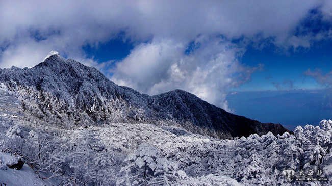 大理蒼山雪景看醉游人 似冰封“水晶世界”