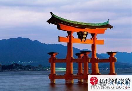 鳥居牌坊和宮島神社