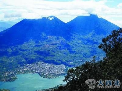 危地馬拉阿蒂特蘭 山水相連景色非凡(組圖)