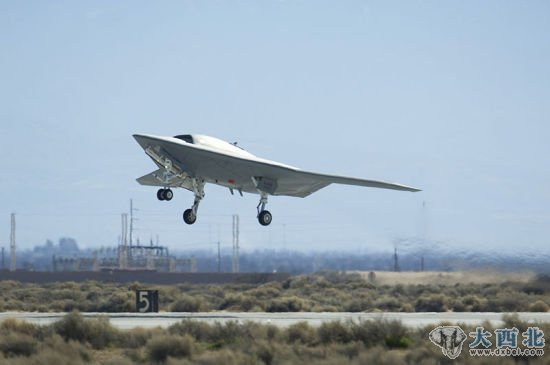 資料圖：2011年2月4日X-47B在美國愛德華茲空軍基地進行首飛