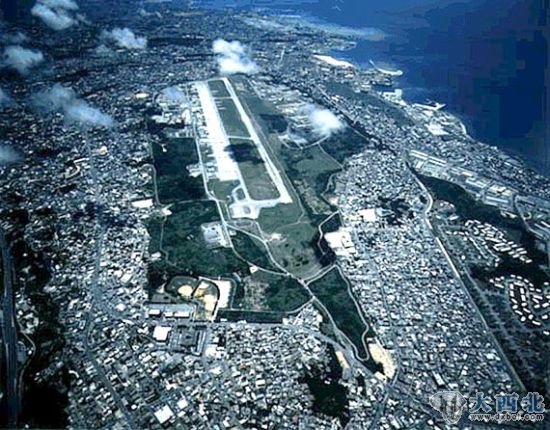 資料圖：駐日美軍普天間機(jī)場的跑道。