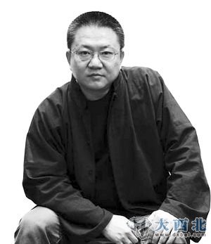 王澍1963年生于新疆，在西安生活。他于1985年畢業(yè)于南京工學(xué)院（東南大學(xué)前身）建筑系，2000年獲同濟(jì)大學(xué)建筑學(xué)博士，現(xiàn)任中國(guó)美術(shù)學(xué)院建筑藝術(shù)學(xué)院院長(zhǎng)、博士生導(dǎo)師。