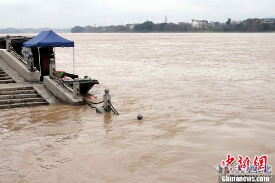 3月9日，在江西贛州，洪水淹沒的碼頭。黎明 攝