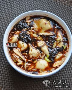 大碗餃子 西北主婦獨家自創(chuàng)麻辣酸香的餃子吃法[點擊放大]