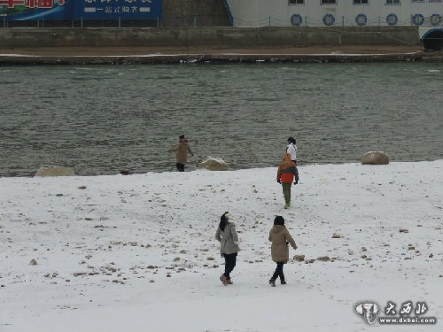 我省發(fā)布道路結(jié)冰黃色預(yù)警，明天依然有雪