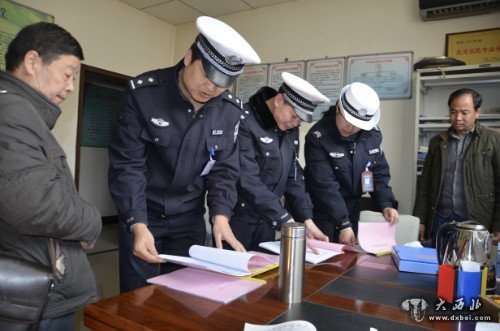 七里河交警加強(qiáng)農(nóng)村道路交通安全