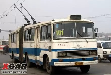 新中國(guó)建國(guó)60年：交通工具變遷 私家車(chē)進(jìn)百姓家