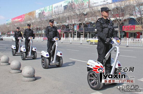 智能單警巡邏車在新疆塔城亮相