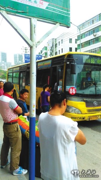 擠公交車令九州居民頭疼