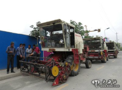 武威農(nóng)民赴陜西收麥歸來