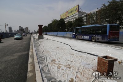 七里河：西津西路下立交工程主體結(jié)構(gòu)頂部道路恢復(fù)通車