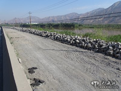 西大門公路維修改造進(jìn)展緩慢