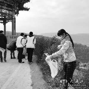 南北兩山兩個(gè)月清理垃圾百余噸