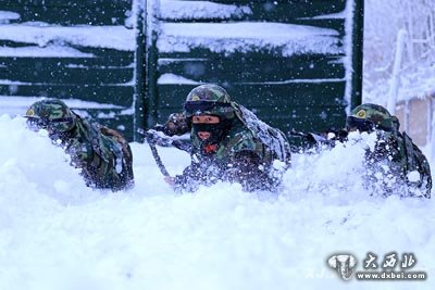 新疆：雪地練精兵