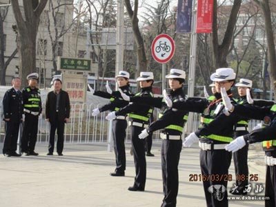 東崗交警成立女子中隊