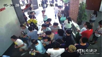 58同城總部遭人強(qiáng)闖堵門 因凍結(jié)遭投訴公司賬號