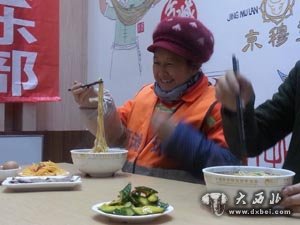 蘭州一碗面溫暖身邊你“墻上有愛 人人公益”又增5家愛心店