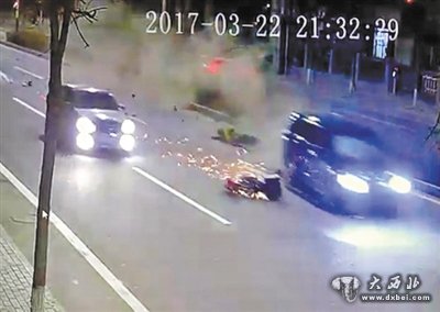 汽修廠老板私駕客戶車 撞死快遞小哥后逃逸 事發(fā)14小時(shí)后自首