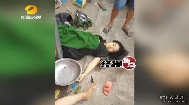 女子家門口洗漱竟遭遇車禍 肇事司機骨折忍痛施救