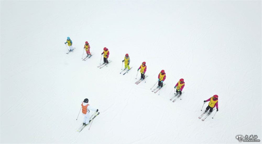 全國(guó)青少年體育冬令營(yíng)·甘肅站——“雪趣”啟新年